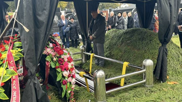 019cc448678abce232a54601bd6f9fdb Главреда «Вечерней Москвы» Александра Куприянова похоронили на Троекуровском кладбище