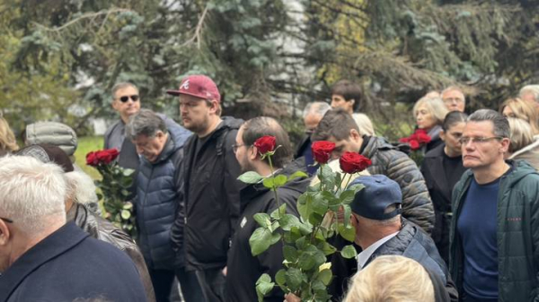 17f5c4daa07c9ba008e10c2693c5d92e Главреда «Вечерней Москвы» Александра Куприянова похоронили на Троекуровском кладбище