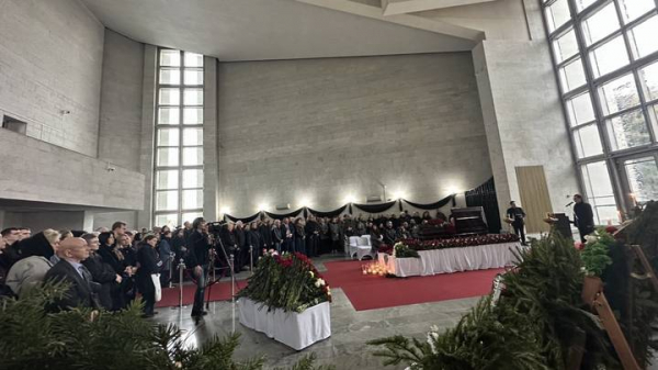 188a083ec3e5b91ed223de569f2c1901 Главреда «Вечерней Москвы» Александра Куприянова похоронили на Троекуровском кладбище