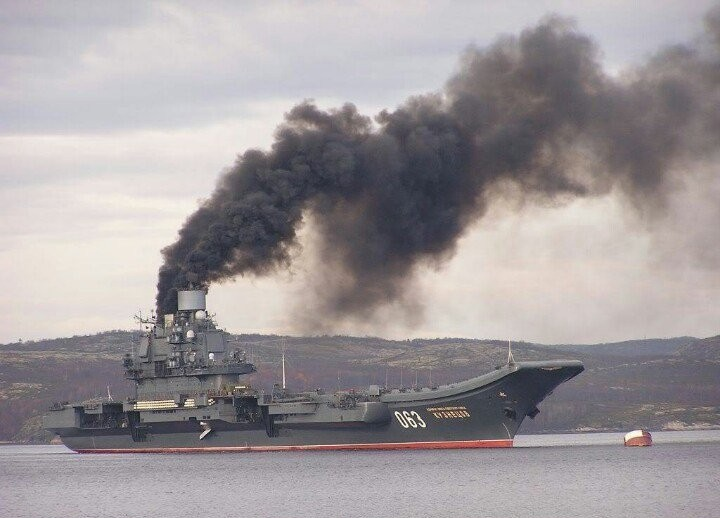 scale_1200 Адмирал Кузнецов» — авианосец, утонувший в коррупции?