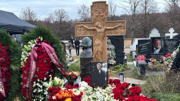 4bb8ba3a25669714576f4e8cb51210f2 Юрия Николаева похоронили на Троекуровском кладбище