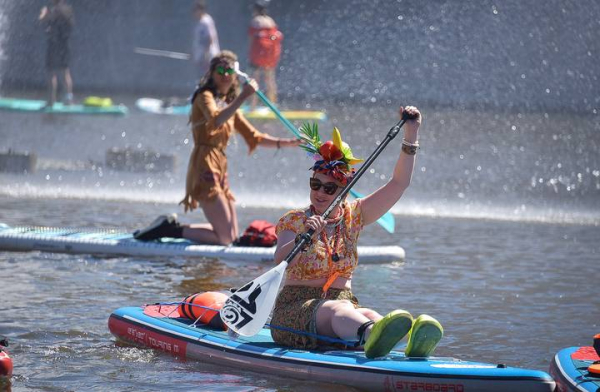 70423c6c6e944eeed4e9a0ea3693d962 В столице пройдет костюмированная сап-регата в рамках фестиваля «Москва — на волне. Рыбная неделя»