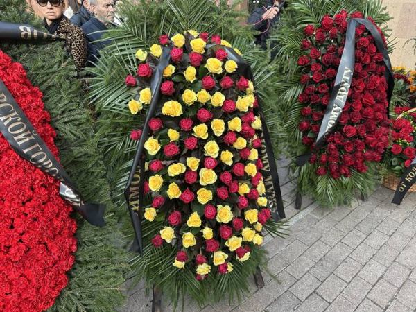 88e87c9c51299b55181eb5bed1358957 «Он теперь ангел-хранитель»: как в Москве простились с Тиграном Кеосаяном