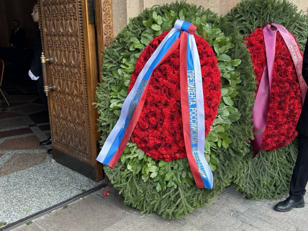 8c028fd8f940705840360a5221c5f85a «Он теперь ангел-хранитель»: как в Москве простились с Тиграном Кеосаяном