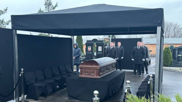 969683d5af9897464c571a2bc926d2eb Народного артиста России Владимира Симонова похоронили на Троекуровском кладбище