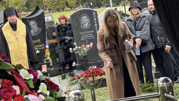 a5fb87cfaeb5bc881dbcac1d41209d66 Главреда «Вечерней Москвы» Александра Куприянова похоронили на Троекуровском кладбище