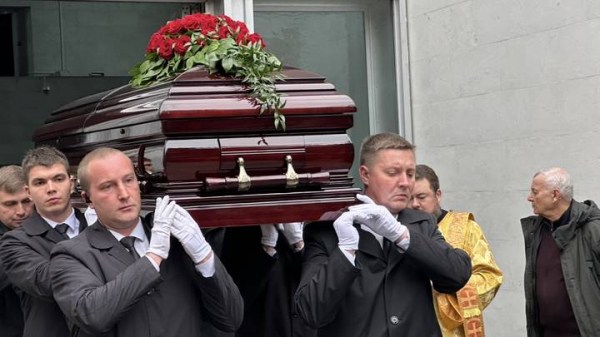 ab66a94f0284b346e9f46f7e4a99f292 Главреда «Вечерней Москвы» Александра Куприянова похоронили на Троекуровском кладбище