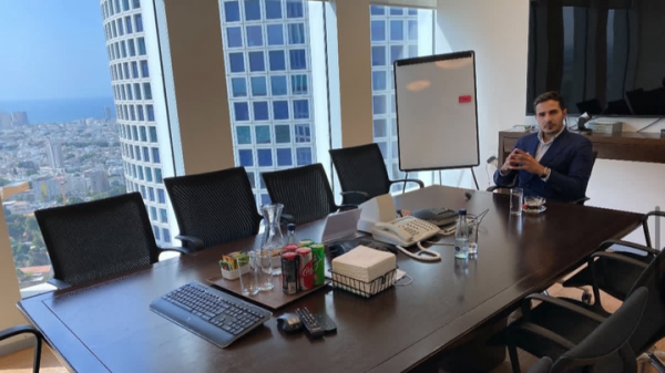 bf236689686fbe0cc379e86590c2a932 Годами искали по всему миру: чем известен задержанный в Грузии «Аферист из Tinder»