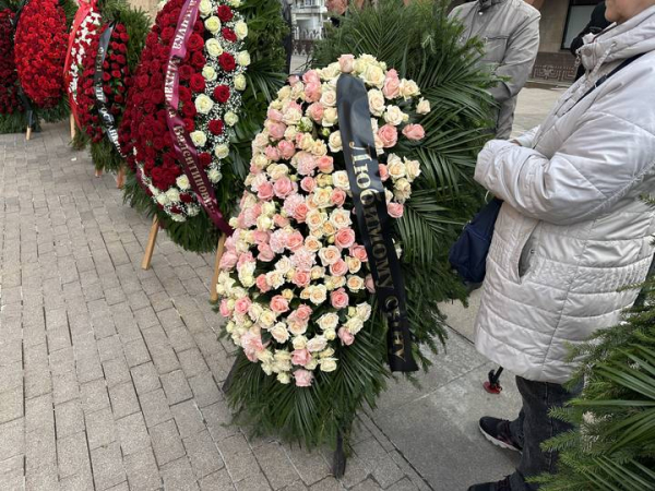 f5913b122845354e7b1952efce52392e «Он теперь ангел-хранитель»: как в Москве простились с Тиграном Кеосаяном